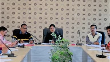 गिरिडीह: विकास योजनाओं की समीक्षा के लिए डीआरडीए सभाकक्ष में बैठक, उप विकास आयुक्त की अध्यक्षता में