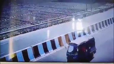 शामली: थानाभवन के दिल्ली-सहारनपुर हाईवे पर नकाबपोश हमलावरों ने ई-रिक्शा चालक को बेरहमी से पीटा, वीडियो हुआ वायरल