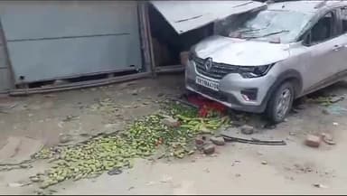 कस्बा: प्रखंड कार्यालय के सामने बने दुकान से अतिक्रमण को मुक्त करवाया गया