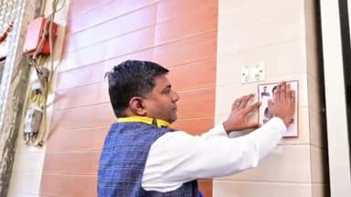 कालकाजी: संगम विहार में विधायक दिनेश मोहनिया ने चलाया जनसंपर्क अभियान