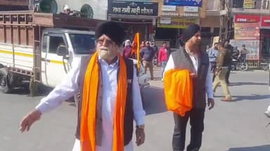 रामपुर: शुक्रवार को सिविल लाइन क्षेत्र में श्री गुरु तेग बहादुर सिंह जी के शहीदी दिवस पर नगर कीर्तन का आयोजन किया गया