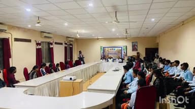 जगदलपुर: शहीद महेंद्र कर्मा विश्वविद्यालय में ABVP द्वारा लोकमाता अहिल्याबाई होल्कर की जीवनी पर संगोष्ठी का आयोजन किया गया