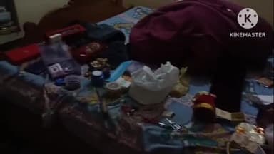 कुढ़नी: कुढ़नी थाना क्षेत्र में अज्ञात चोरों ने घर से लाखों के सामान की चोरी की