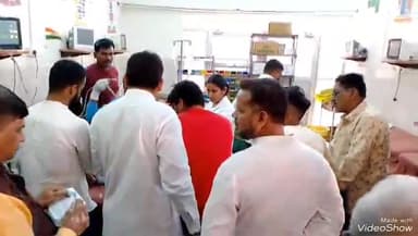 मिर्ज़ापुर: रामबाग मोहल्ले में घर की छत पर खड़ी किशोरी रेलिंग टूटने से गिरी, गंभीर रूप से घायल व भेजा गया ट्रामा सेंटर