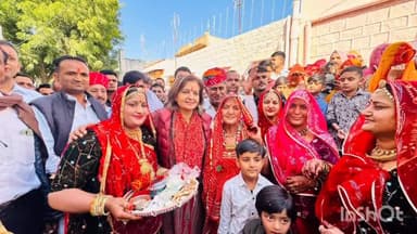 मूंडवा: नागौर की पूर्व सांसद डॉ ज्योति मिर्धा पालड़ी जोधा गांव के दौरे पर रहीं, विभिन्न कार्यक्रमों में की शिरकत