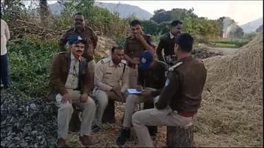 नागौद: इटहा खोखर्रा गांव में आबकारी विभाग ने अवैध कच्ची शराब बनाने का जखीरा व 60 लीटर कच्ची महुआ शराब की ज़ब्त