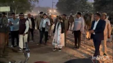 मिर्ज़ापुर: नगर क्षेत्र में जाम से निजात दिलाने के लिए डीएम और एसपी अपने दल बल के साथ निकले अतिक्रमण हटाओ अभियान में