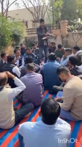 खींवसर: खींवसर में विद्युत विभाग के कर्मचारियों ने निजीकरण के विरोध में दिया धरना