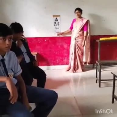 बस्तर: पीएम श्री आत्मानंद स्कूल बस्तर में 465 बच्चों का हुआ नेत्र परीक्षण, 7 बच्चों को चश्मा किया गया वितरण