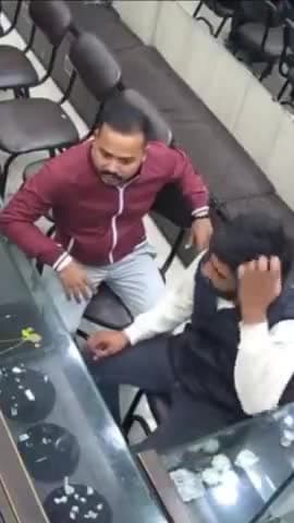 मेरठ: मेरठ में कॉमेडियन सुनील पाल को बंधक बनाकर रखा:फिरौती के 8 लाख से खरीदे जेवर, पैसे ज्वेलर के खाते में मंगाए;