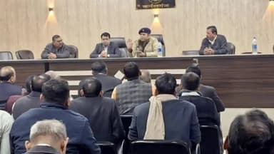 करनैलगंज: ऑपरेशन साइबर कवच के दृष्टिगत, CO कर्नलगंज ने तहसील कर्नलगंज के अधिवक्ताओं के साथ की बैठक