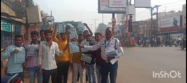 बेमेतरा: बेमेतरा जिला के विभिन्न जगहों पर यातायात जागरूकता लाने के लिए पोस्टर चस्पा कर पंपलेट वितरण किया गया