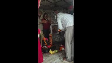 झांसी: मसीहागंज में श्री भोलेनाथ खाती बाबा साईं समिति ने श्री भोले बाबा का अभिषेक व श्रृंगार किया