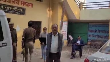 मिर्ज़ापुर: सिटी ब्लॉक के भरूहना में ग्राम पंचायत सचिवालय में चल रहे फॉर्मर रजिस्ट्री कैंप का निरीक्षण एसडीएम सदर गुलाब ने किया