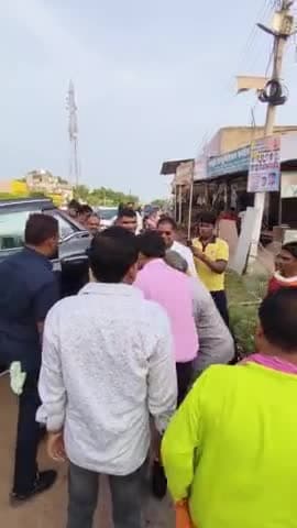 छत्तीसगढ़ कलार समाज बेरला मण्डल द्वारा आयोजित नवनिर्वाचित पदाधिकारियों सम्मान समारोह कार्यक्रम में मुख्य अतिथि के रूप में सम्मिलित होकर समाज जनों को सम्बोधित किया l 
नवनिर्वाचित पदाधिकारियों को शुभकामनाएं प्रेषित किया।