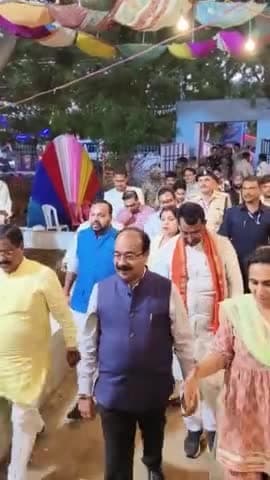 गंगरेल बांध, धमतरी में आयोजित 'जल जगार' महोत्सव में मान. विधानसभा अध्यक्ष Dr Raman Singh जी के साथ सम्मिलित हुआ। 

जल ही जीवन है यह वाक्य केवल मछलियों के लिए नहीं,इंसानों के लिए भी है। कई क्षेत्रों में पेजजल संकट की भयावह स्थिति हो गई है।