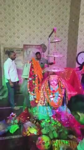 ।।जय माँ अम्बे।।

आज विधानसभा क्षेत्र एवं छत्तीसगढ़ के सुप्रसिद्ध सिद्धि माता मंदिर ग्राम संडी (डंगनिया ) पहुंचकर विराजित मातारानी की दर्शन एवं पूजन कर समस्त छत्तीसगढ़ की खुशहाली,समृद्धि व सर्वमंगल की कामना किया ।