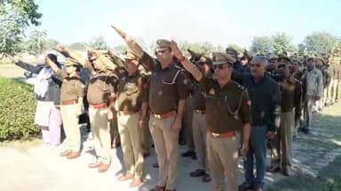 शामली: विश्व मानवाधिकार दिवस के अवसर पर एसपी ने पुलिस कार्यालय पर अधिकारियों और कर्मचारियों को दिलाई शपथ