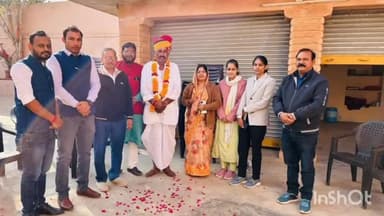 नागौर: खींवसर के नवनिर्वाचित विधायक रेवंतराम डांगा को उनके आवास पालड़ी व्यासा पर पहुंचकर लोगों ने दी शुभकामनाएं