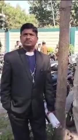 मेरठ: परतापुर क्षेत्र में धर्मांतरण का मामला क्रिश्चियन समाज के लोग पहुंचे एसपी ऑफिस कहा फर्जी तरीके से कराया गया मुकदमा दर्ज