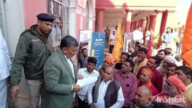 शिवपुरी नगर: मंशापूर्ण मंदिर के पुजारी और भक्तों ने कलेक्टर को ज्ञापन सौंपा, मंदिर की जमीन पर अवैध कब्जे को रोकने की मांग की