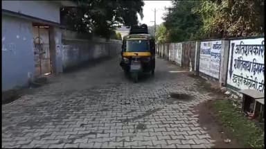 टीकमगढ़: टीकमगढ़ में स्कूली वाहनों में क्षमता से अधिक बच्चे, सुरक्षा में लापरवाही, हादसा होने का खतरा