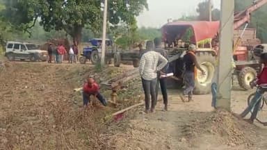 जगदीशपुर: हरिगांव में मुख्यमंत्री की संभावित यात्रा को लेकर विकास कार्य तेज, मुखिया विजय शंकर चौबे ले रहे कार्यों का जायजा