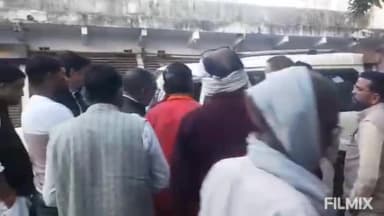 मुरैना: फूलगंज मोहल्ले में निरीक्षण के बाद अधीक्षण यंत्री ने सड़क निर्माण को दोबारा करने का आश्वासन दिया