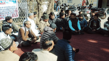 uttarkashi purola me cl rha road 🛣️ ke liye vivad
