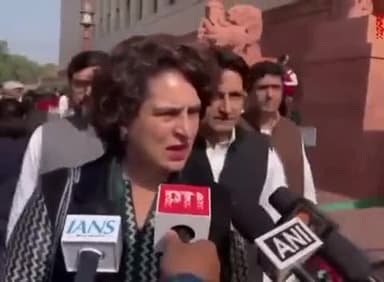 या तो सरकार संसद चलाना नहीं चाहती या चलाने के काबिल नहीं है ।