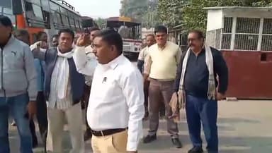 रोडवेज कर्मचारी संयुक्त परिषद शाखा क्षेत्रीय कार्यशाला गोरखपुर में गेट मीटिंग का आयोजन किया गया