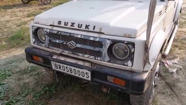 तरैया में पुलिस जिप्सी से 20 कार्टन अंग्रेजी शराब बरामद,गाड़ी की बॉडी में तहखाना बना छिपाई थी 960 टेट्रा फ्रूटी पॉकेट