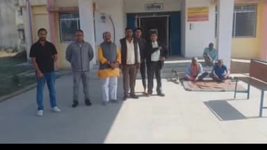 देवसर: बरगवां क्षेत्र के श्रृंगी ऋषि वृद्ध आश्रम में अंतरराष्ट्रीय मानवाधिकार एवं अपराध नियंत्रण संगठन ने कंबल वितरित किए