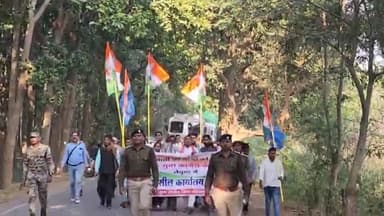 *किसानों के सम्मान में युवा कांग्रेस मैदान में*
किसानों की मांगों को लेकर  केशकाल युवा कांग्रेस के नेतृत्व में बड़ेराजपुर तहसील कार्यालय का किया घेराव....