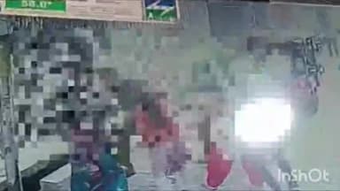 बदायूं: सर्राफा बाजार में कोचिंग जा रही छात्रा के साथ छेड़छाड़ की घटना सीसीटीवी में कैद, वीडियो हुआ वायरल