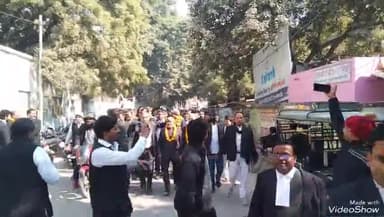 मिर्ज़ापुर: डिस्ट्रिक्ट बार एसोसिएशन के चुनाव में दीवानी कचहरी में अध्यक्ष समेत अन्य पदों के उम्मीदवारों ने दाखिल किए पर्चे