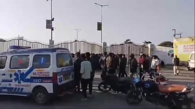 गुनौर: ग्रामीणों के समर्थन में उत्तरी गुण विधानसभा के विधायक डॉ. राजेश वर्मा का प्रदर्शन जारी