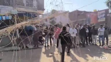 मुरैना: विद्युत विभाग के महाप्रबंधक के निर्देशन में बड़ोखर गांव सहित कई जगह अवैध तार डालने वालों पर कार्रवाई की गई