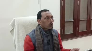 बदायूं: बिल्सी विधायक हरीश शाक्य ने अपने आवास पर पत्रकारों से की वार्ता, कहा- मेरे ऊपर लगे आरोप निराधार हैं