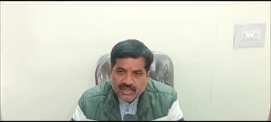 गुनौर: गुनौर विधायक डॉ. राजेश वर्मा ने धरने पर बैठकर मामले पर प्रतिक्रिया दी, मांगों को उजागर किया