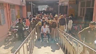 झांसी: इलाहाबाद बैंक चौराहे के पास झांसी जेलर पर प्राणघातक हमला, सिपाही भी घायल, अज्ञात हमलावरों ने दिया घटना को अंजाम