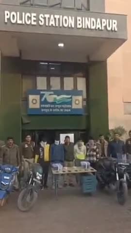 द्वारका: बिंदापुर थाना पुलिस ने दिल्ली से इंटर डिस्ट्रिक्ट गैंग के 4 आरोपियों को गिरफ्तार किया