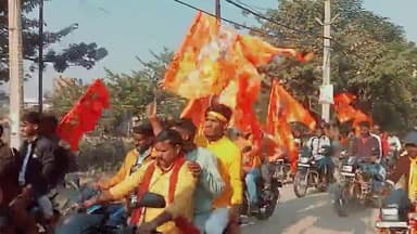 झाझा धमना में होने वाले महालक्ष्मी महायज्ञ के लिए ग्रामीणों तथा मुखिया पप्पू शर्मा के सहयोग से निकला गया भव्य जुलुश।