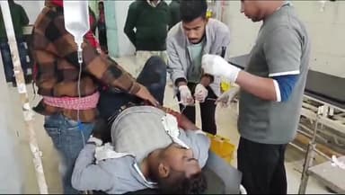 खगड़िया: बखड़ी बस स्टैंड के पास ट्रक की टक्कर से बाइक सवार युवक गंभीर रूप से घायल, अस्पताल ने भागलपुर रेफर किया