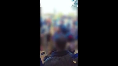 झांसी: हाट के मैदान में एक छात्रा के साथ मनचले ने की छेड़खानी, राहगीरों ने युवक को सिखाया सबक, वीडियो हुआ वायरल