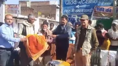 पवई: पवई में 'नेकी की दीवार' का शुभारंभ, जरूरतमंदों को वस्त्र वितरित किए गए