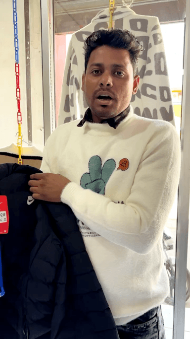 Winter clothes” गर्म कपड़े खरीदे “ amroha market #winter #clothes #amroha

Call. 90274 03898