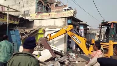 सिमरी बख्तियारपुर: सिमरी बख्तियारपुर स्टेशन चौक पर अतिक्रमण हटाया गया