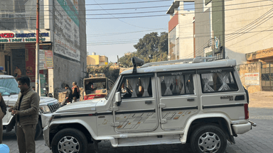 मथुरा: थाना हाईवे क्षेत्र के मोती मंजिल के समीप पुलिस ने तेल माफिया की अवैध संपत्ति पर फिर लगाई सील