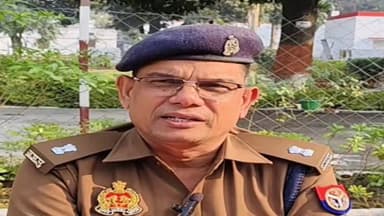 बहराइच : शहर के दो दर्जन स्थानों पर लगे सीसीटीवी कैमरे, अब ऑनलाइन कटेंगे वाहनों के चालान, पुलिस लाइन में बना कंट्रोलरूम।